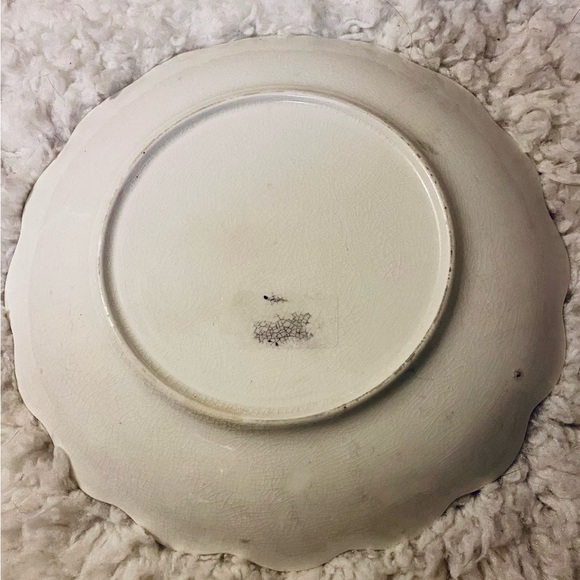 Antique Scalloped Edge Plate - Picture 6 of 7